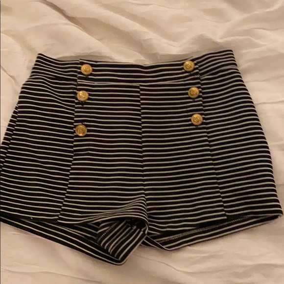 Striped shorts - Picture 1 of 1